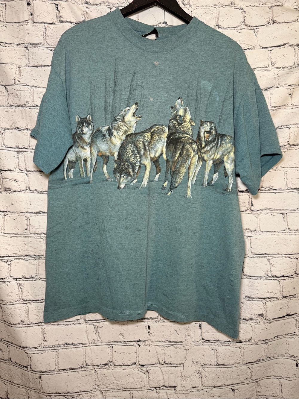 Vintage 90s Wolf T-Shirt with graphic of five wolves in a line. Size XL